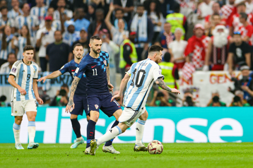 卢塞尔球场上演“世纪助攻”，海信电视见证梅西率队重返世界杯决赛